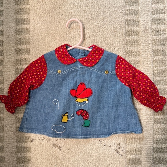 Denim Shirt With Red Sleeves and Western Appliqué - Picture 5 of 8